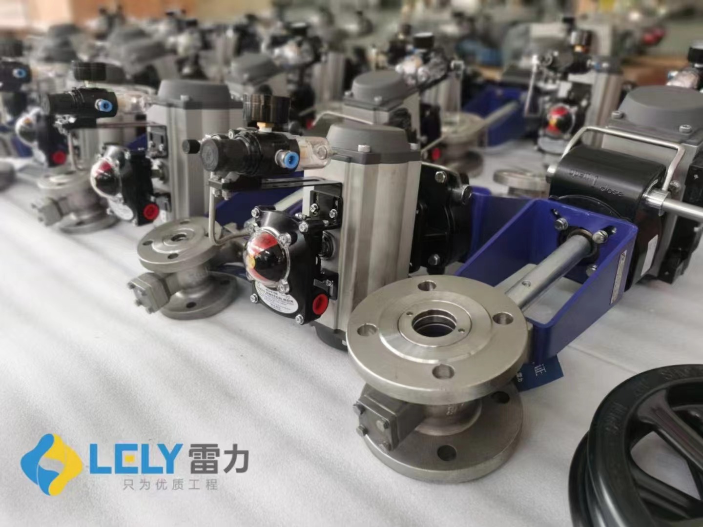 即將發(fā)貨的高溫V型球閥.jpg 即將發(fā)貨的高溫V型球閥.jpg