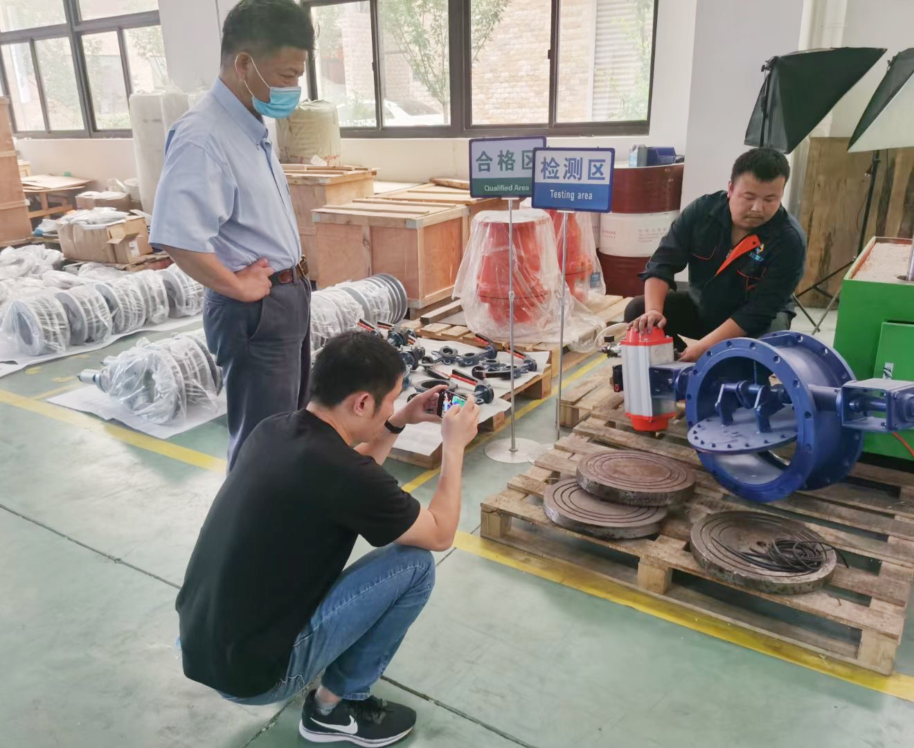 歡迎德國某廢氣治理工程公司領(lǐng)導(dǎo)蒞臨雷力進(jìn)行高溫閥門技術(shù)交流